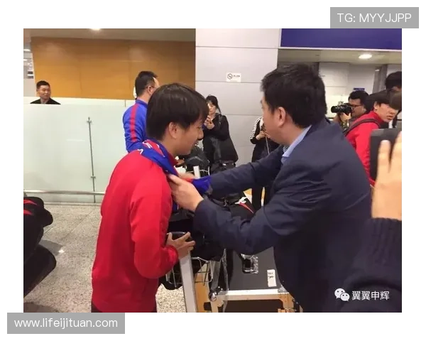 法国国青发布全家福 新一代球员蓄势待发迎接挑战 法国国青发布全家福 新一代球员蓄势待发迎接挑战